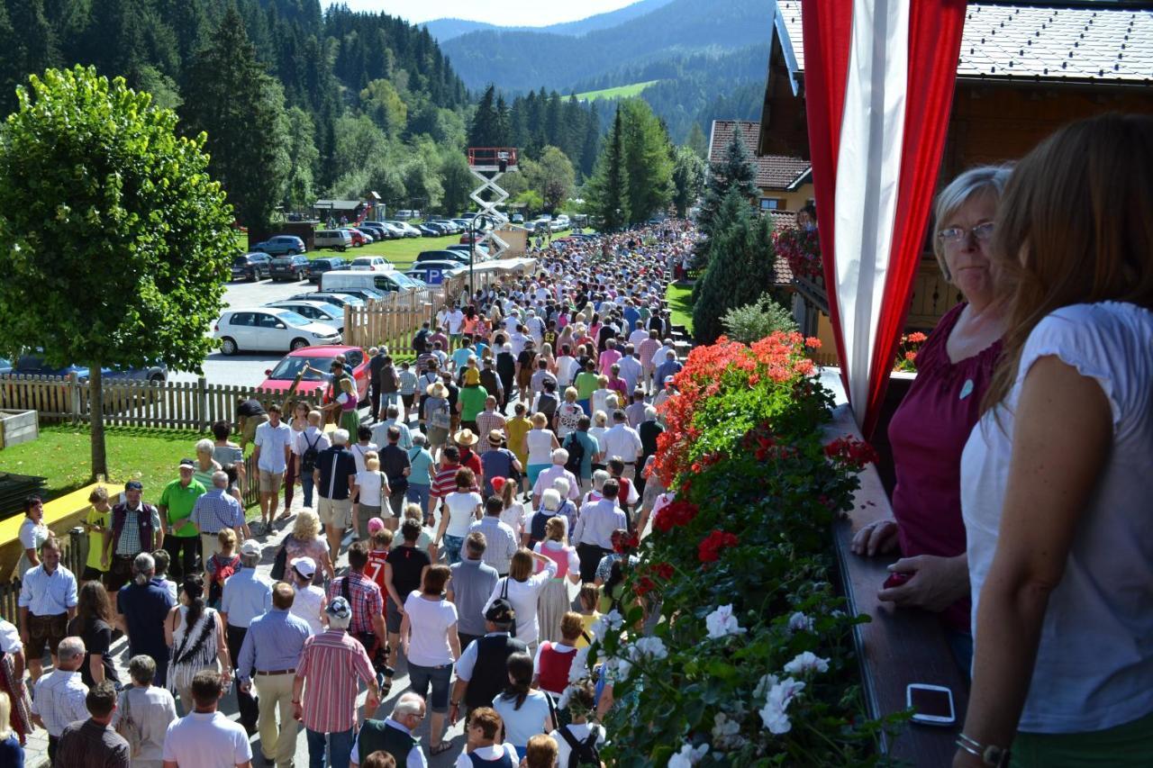 Pension Haus Rohrmoser Lungötz Exteriör bild